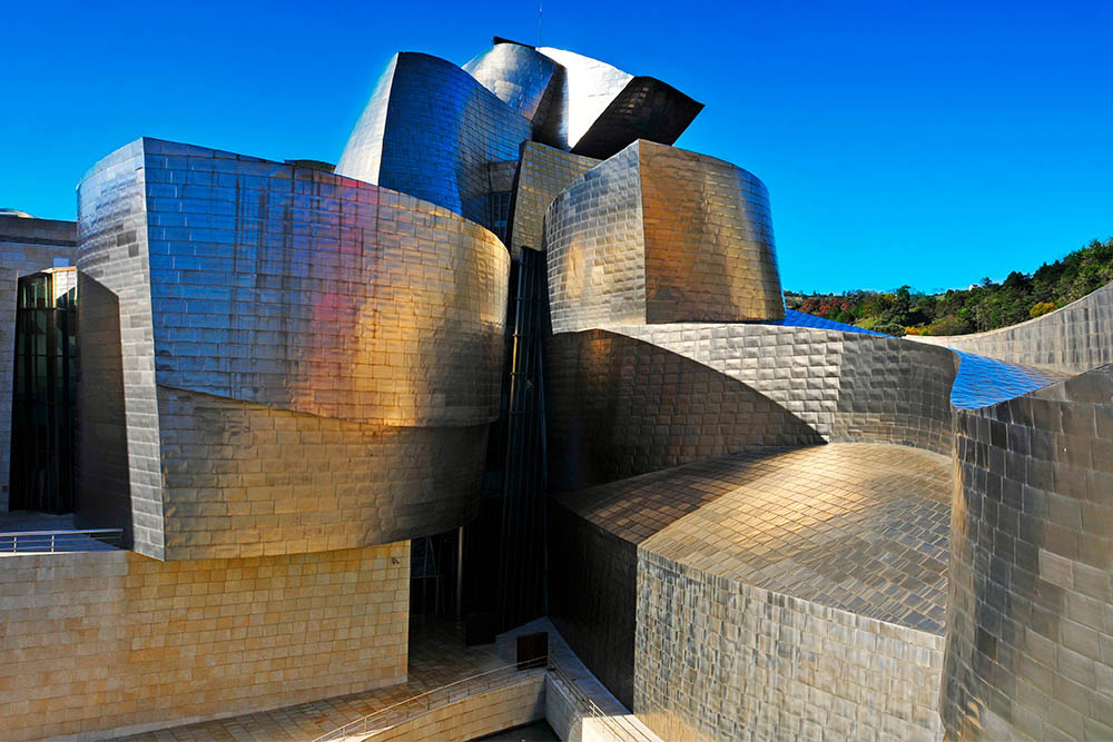 The-Guggenheim-Museum-Bilbao-large.jpg